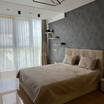 Продается 1-комнатная квартира, 67 м²