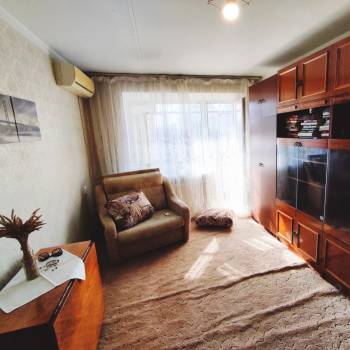 Продается 1-комнатная квартира, 32 м²