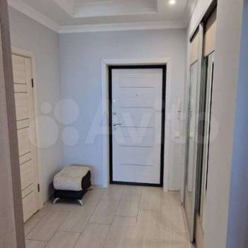 Сдается 1-комнатная квартира, 56 м²