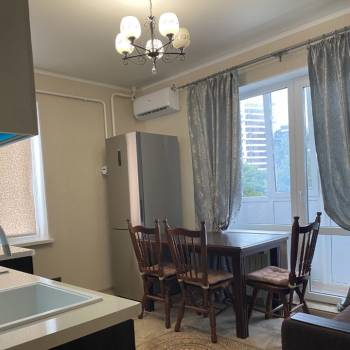 Продается 1-комнатная квартира, 54 м²