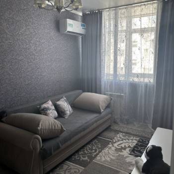 Продается 1-комнатная квартира, 37 м²