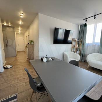 Продается Многокомнатная квартира, 76 м²