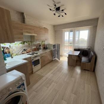 Сдается 1-комнатная квартира, 38 м²