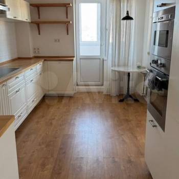 Сдается Многокомнатная квартира, 100 м²