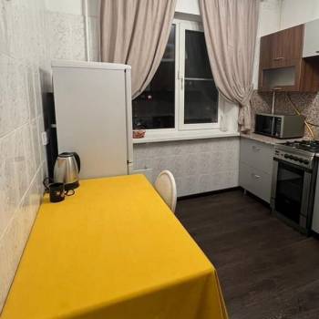 Сдается Многокомнатная квартира, 64 м²