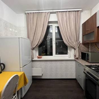 Сдается Многокомнатная квартира, 64 м²