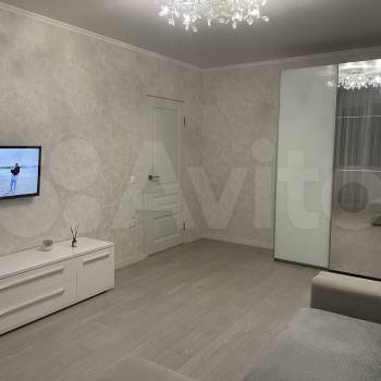 Сдается 1-комнатная квартира, 38 м²