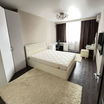 Сдается Многокомнатная квартира, 100 м²