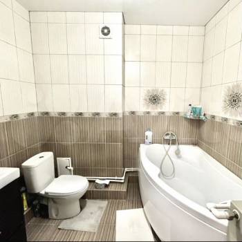 Сдается Многокомнатная квартира, 100 м²