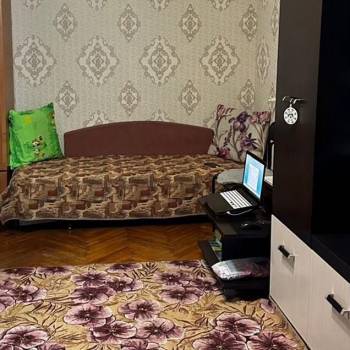 Продается 1-комнатная квартира, 32 м²