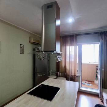 Продается 1-комнатная квартира, 56,6 м²