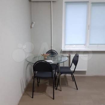 Продается 1-комнатная квартира, 37 м²