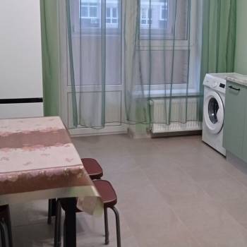 Сдается 1-комнатная квартира, 42 м²