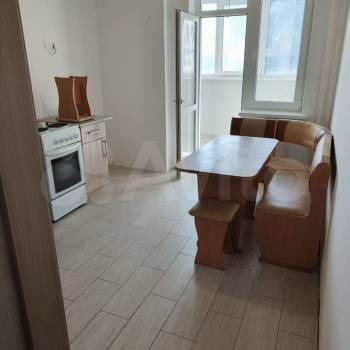 Продается 1-комнатная квартира, 40 м²