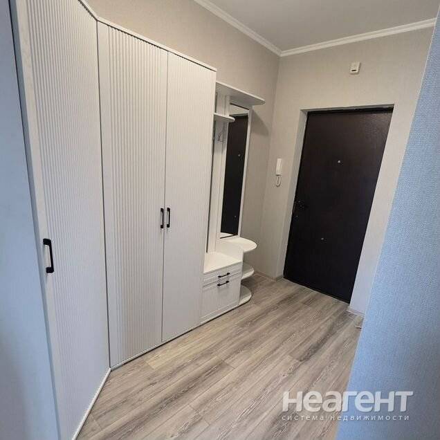 Сдам 2-ком. квартиру, Южный, пр-т Ленина