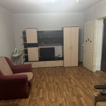 Сдается 1-комнатная квартира, 40 м²