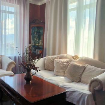 Продается 1-комнатная квартира, 63 м²