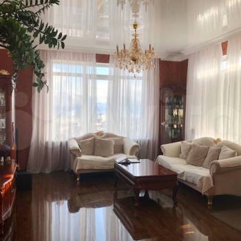 Продается 1-комнатная квартира, 63 м²