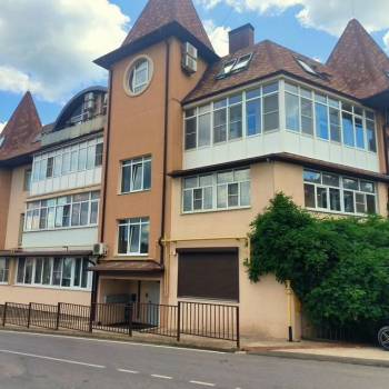 Продается 1-комнатная квартира, 63 м²