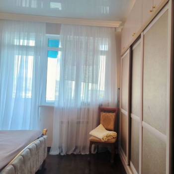 Продается 1-комнатная квартира, 63 м²