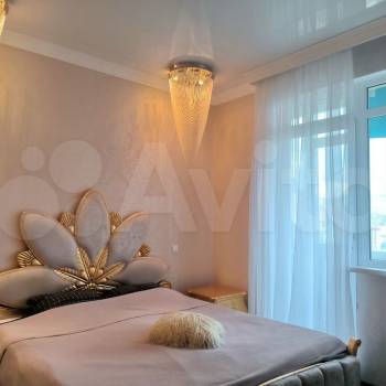 Продается 1-комнатная квартира, 63 м²