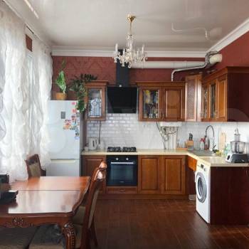 Продается 1-комнатная квартира, 63 м²