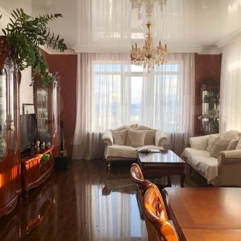 Продается 1-комнатная квартира, 63 м²