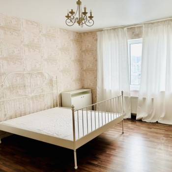 Сдается 1-комнатная квартира, 50 м²