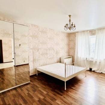 Сдается 1-комнатная квартира, 50 м²