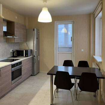 Сдается 1-комнатная квартира, 49,5 м²