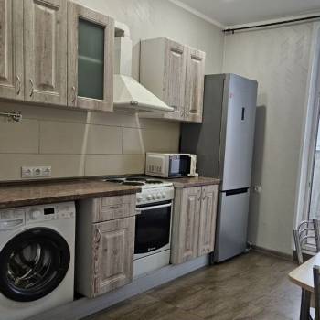 Сдается 1-комнатная квартира, 40 м²