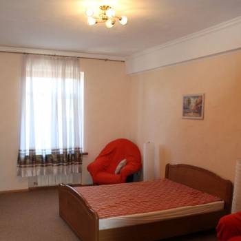 Сдается Многокомнатная квартира, 90 м²