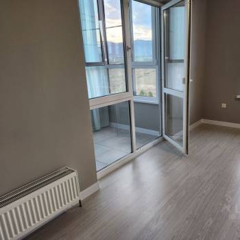 Продается 1-комнатная квартира, 38 м²