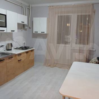 Сдается 1-комнатная квартира, 38 м²