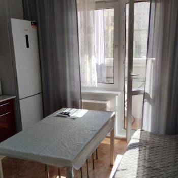 Сдается 1-комнатная квартира, 38 м²