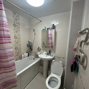 Продается 1-комнатная квартира, 38 м²