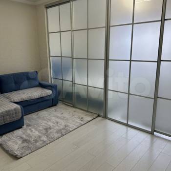 Сдается 1-комнатная квартира, 55 м²