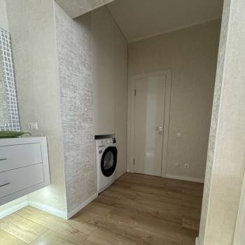 Продается 2-х комнатная квартира, 104 м²