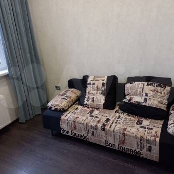 Продается 1-комнатная квартира, 40,6 м²