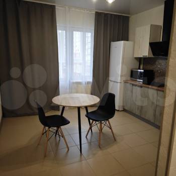 Сдается 1-комнатная квартира, 43 м²