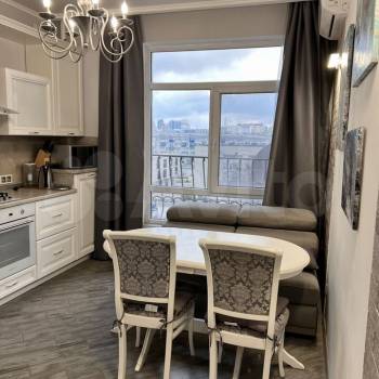 Сдается 1-комнатная квартира, 50 м²