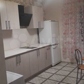 Сдается 1-комнатная квартира, 40 м²