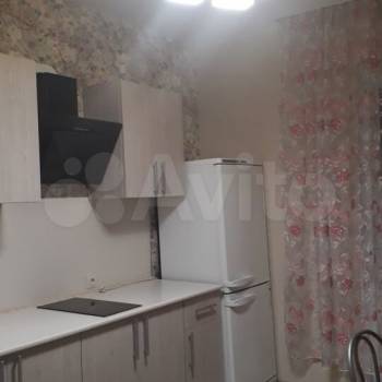 Сдается 1-комнатная квартира, 40 м²