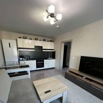 Продается 1-комнатная квартира, 38 м²
