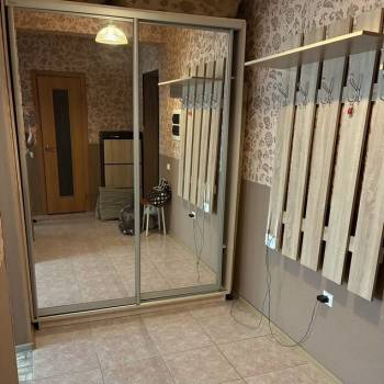 Продается 1-комнатная квартира, 42 м²