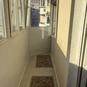 Продается 1-комнатная квартира, 42 м²