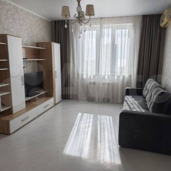 Сдается 1-комнатная квартира, 42 м²