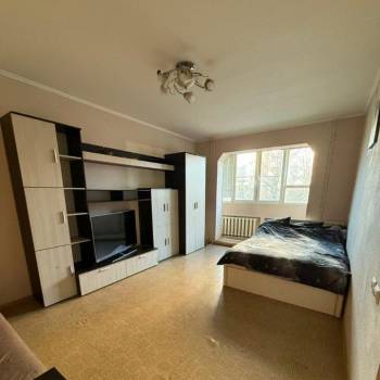 Продается 1-комнатная квартира, 37 м²