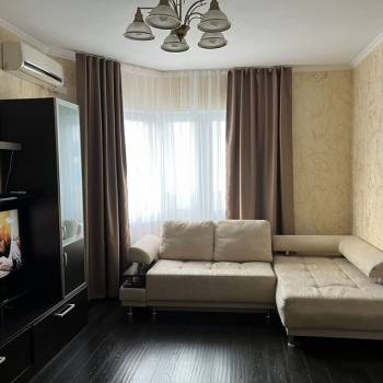 Сдается 1-комнатная квартира, 42 м²