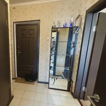 Продается 1-комнатная квартира, 37 м²